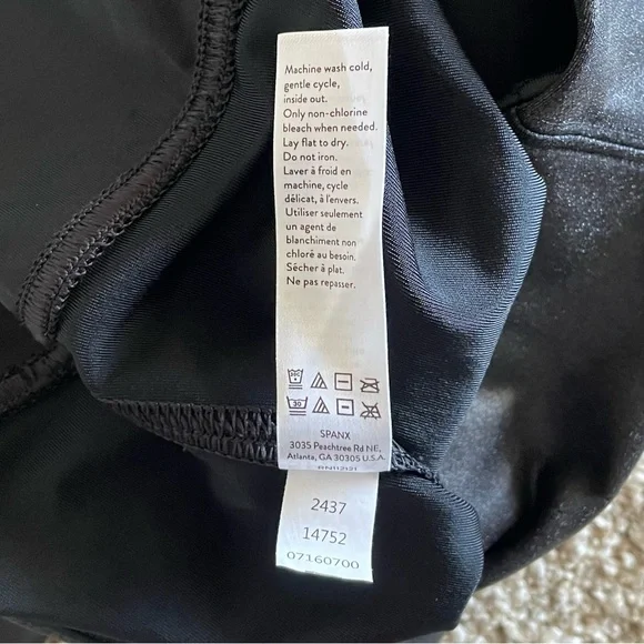 Spanx Faux Leather Leggings Women’s M Black Moto Shiny Textured Skinny 2437 - Picture 14 of 14